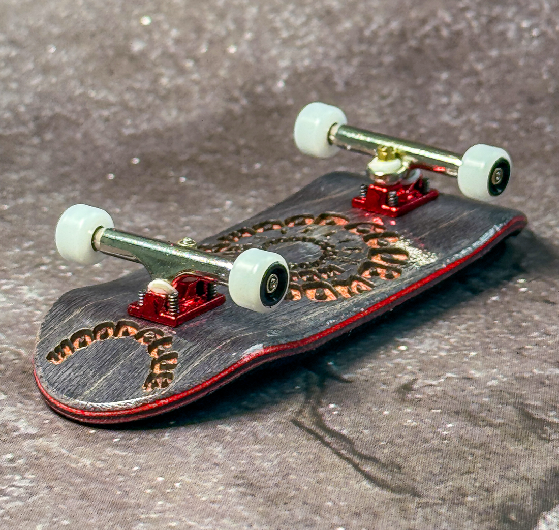 WoodClub ATELIER Wooden deck 33.7mm - "Lunar Black"